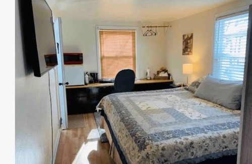 Fond du Lac Casa | Adorable King Studio