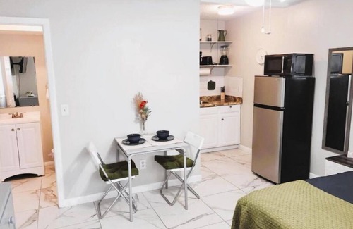 Lake Magdalene Apartamento | Adorable Mini Suite in Tampa