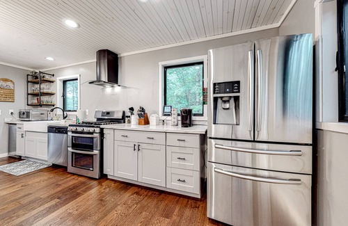 Twin Mountain Casa | Adorable mountain escape with firepit, wraparound deck, fast WiFi, & gas grill
