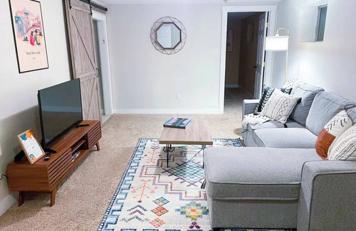Aurora Apartamento | Adorable, Peaceful & Updated Guest Suite