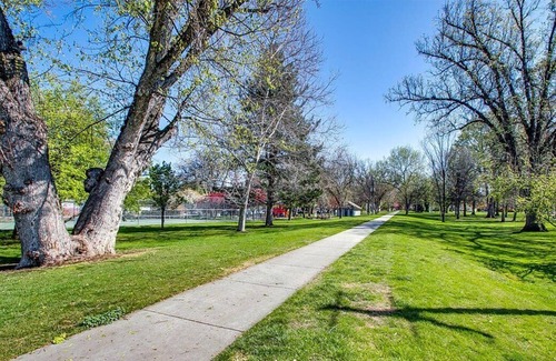 Harrison Boulevard Cabaña | #HabitueHomes- The Sweet Dora - A North End Cottage