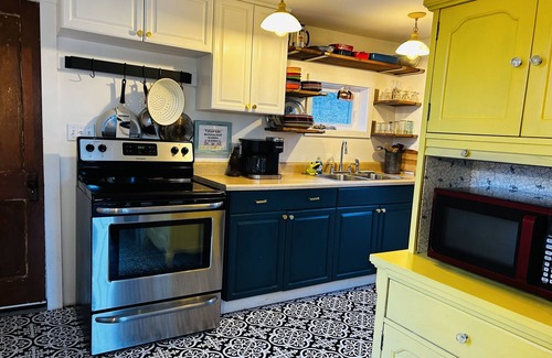 Dedham Cabaña | Adorable private cottage with lake views and access.