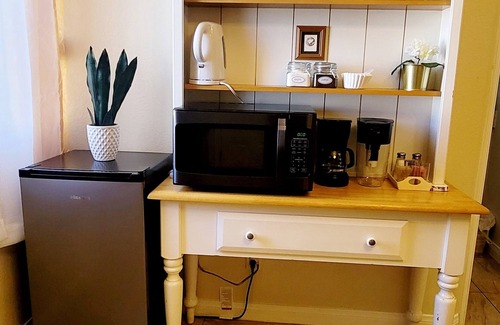 Centennial Hills Casa | Adorable Private house 1 bedroom - FREE parking on premises