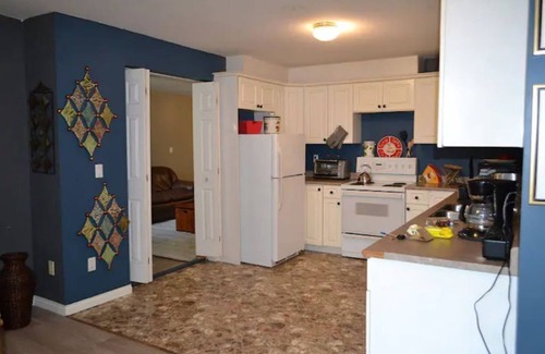 West Newton - Highway 10 Casa | Adorable spacious 1 bdrm suite