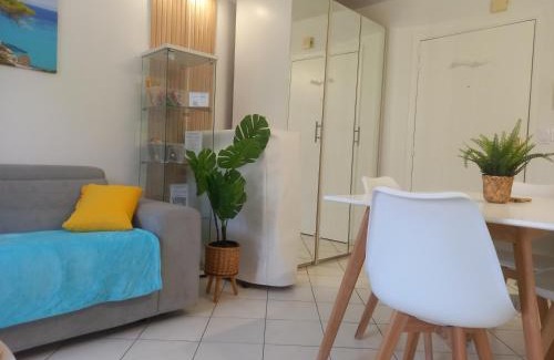 Cros-de-Cagnes Apartamento | Adorable studio à 200m de la mer , frais , bien équipé et proche des commodités