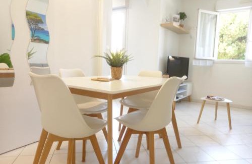 Cros-de-Cagnes Apartamento | Adorable studio à 200m de la mer , frais , bien équipé et proche des commodités