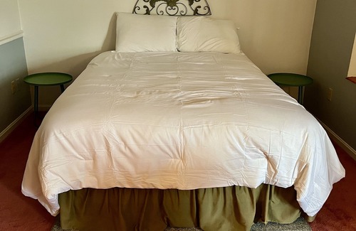 Amherst Apartamento | Adorable studio apartment near Cedar Point and Cleveland