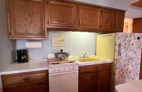 Amherst Apartamento | Adorable studio apartment near Cedar Point and Cleveland