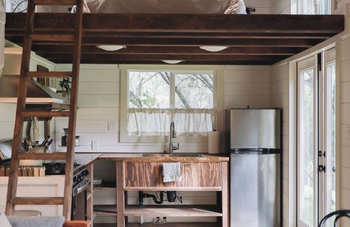 Cool Apartamento | Adorable tiny home on a mini farm in Gold Country