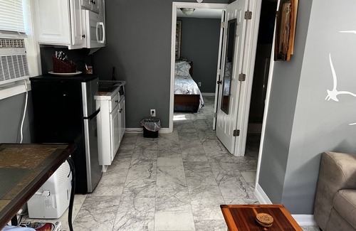 Palatka Cabaña | Adorable tiny home on a canal that leads to the beautiful St. John’s River.