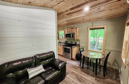 Guntersville Apartamento | Adorable Tiny House Cabin- Lake Guntersville