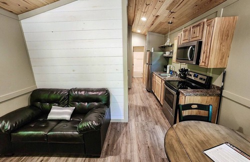 Guntersville Apartamento | Adorable Tiny House Cabin- Lake Guntersville