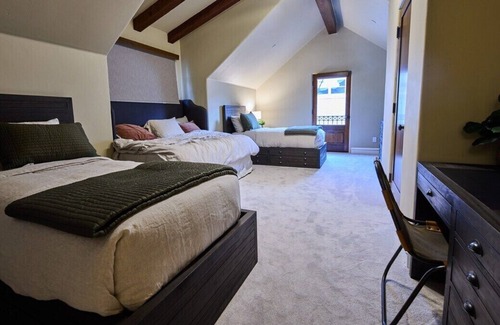 Camarillo Casa | Adorable Tuscan Get-Away Guesthouse with Gym