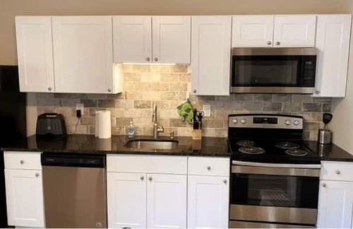 Kannapolis Casa | Adorable Updated 1 Bedroom- Duplex Style Home