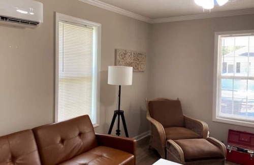 Kannapolis Casa | Adorable Updated 1 Bedroom- Duplex Style Home