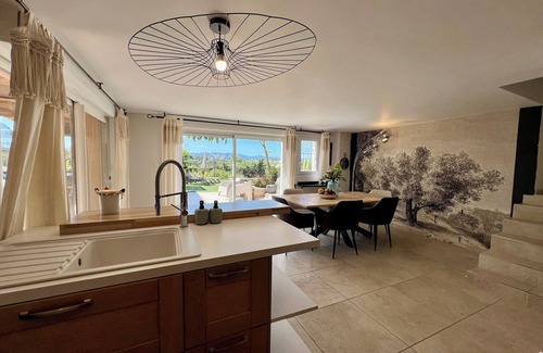 Eyragues Villa | Eyragues adorable villa magnífica vista de la piscina privada de Alpilles 1200 a 2200 €