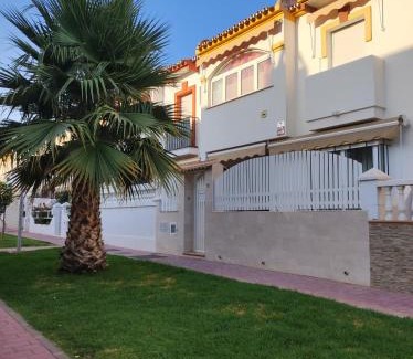 Torre de Benagalbon Casa | Adosado frente a la Playa