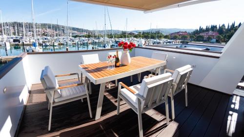 Seca Casa | Adria Portorož Luxury Houseboat