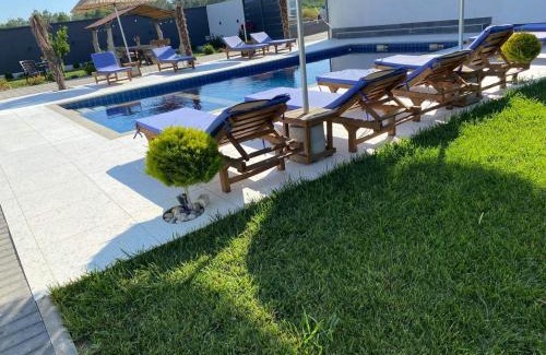 Rrushkull Apartamento | Adrians villa