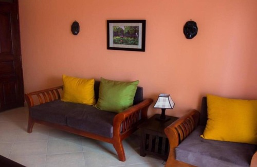 Namugongo Casa | Adrona apartment1 se encuentra en Naalya, justo enfrente de un centro comercial de calidad.