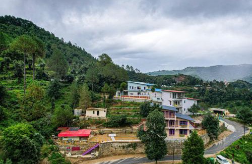 Kaul Hotel | Adrushya Estate - Hillside Retreat With Restaurant & Karaoke Room