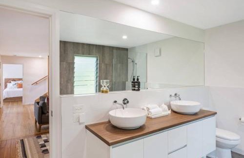 Merimbula Casa | ADS on Collins - 4 bedroom and Pet Friendly