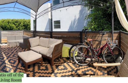 Sunset Park Cabaña | ADU with Private Treehouse Vibe! 2br, 1 bath top level of 2-floor ADU.