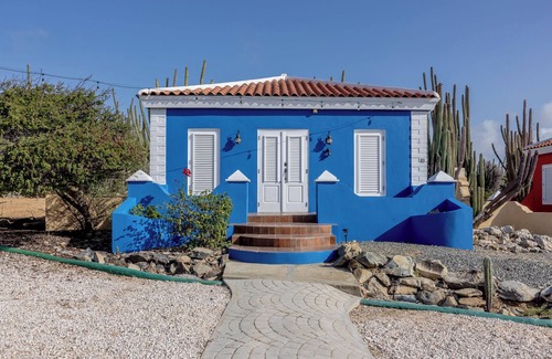 Santa Cruz Casa | Adults-Only Casita w/ King Bed, Pool, BBQ & Nature Views Near Aruba Nat’l Park!