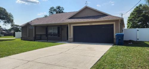 Spring Hill Casa | Adv. Coast: 4/2, Near Springs, Beach, Big Fenced Yard