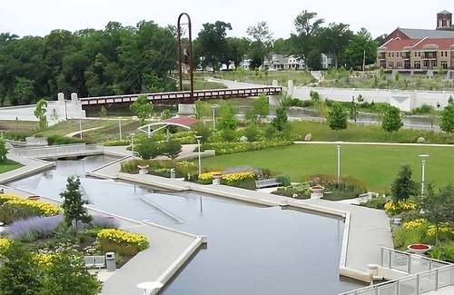 Mishawaka Hotel | Adventure Awaits! 3 Great Units, Near Notre Dame Stadium, Kitchenette