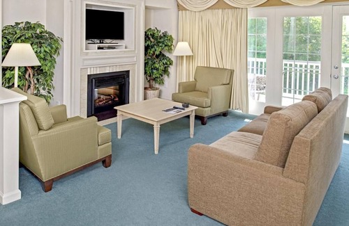 Berkeley Complejo | Adventure Awaits! Close to Go-Karts Plus, Volleyball, Kitchen, Pool, Gym