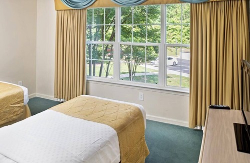 Berkeley Complejo | Adventure Awaits! Close to Go-Karts Plus, Volleyball, Kitchen, Pool, Gym