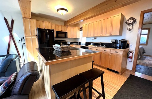 Dollar Point Condominio | Adventure Awaits from this remodeled Condo-Pool, Hot tub, Tennis Courts