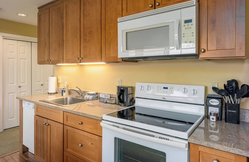 Rosario Hotel | Adventure Awaits—Secluded Orcas Island Stay | Hillside 1940