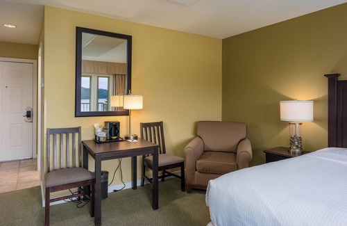 Rosario Hotel | Adventure Awaits—Secluded Orcas Island Stay | Hillside 1941