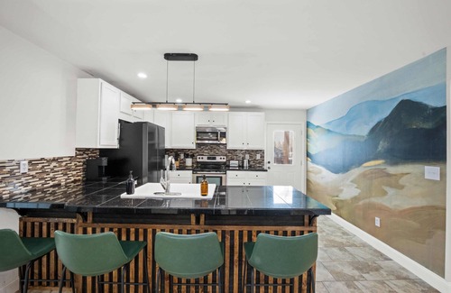 Fayetteville Casa | Adventure Basecamp, Walks to Kaymoor and Long point Trails, Hot Tub & Game Room
