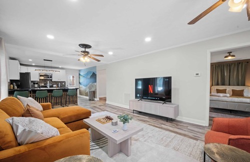 Fayetteville Casa | Adventure Basecamp, Walks to Kaymoor and Long point Trails, Hot Tub & Game Room