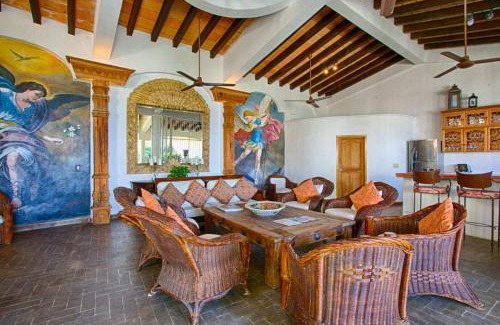 Conchas Chinas Casa | Adventure House Conchas Chinas