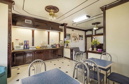 Three Rivers Casa | Adventure In the Outdoors! Outdoor Pool, Onsite Dining, Free Parking!