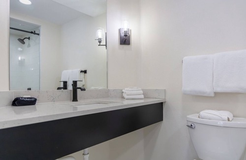 Steamboat Springs Hotel | Adventure Vacation! Two Spacious Units, Near Old Town Hot Springs, Hot Tub, Ice Skating, Hiking