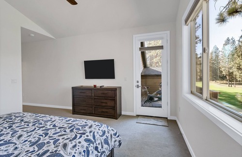 Bend Casa | Adventure View 3 Bedroom Townhouse by Redawning