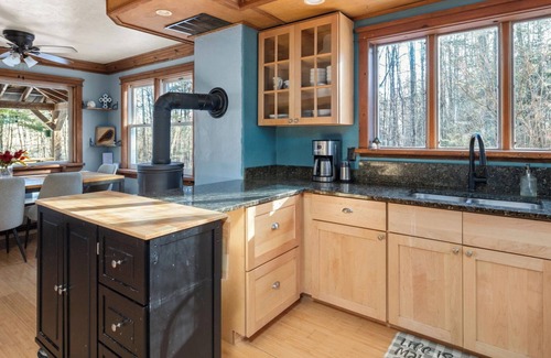 Wolcott Casa | Adventurer's retreat - Lake Elmore, hiking, MTB, foliage