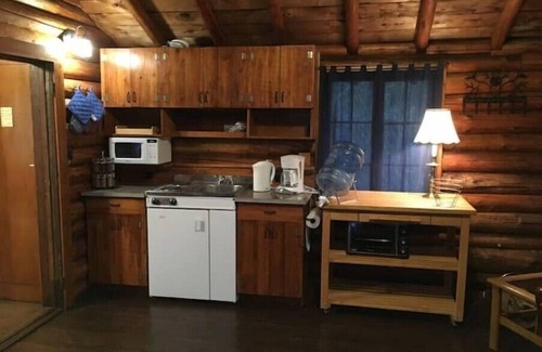 Lac du Bonnet Cabina | Adventurers Waterfront Nature Escape