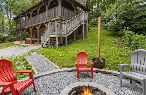 Linville Falls Cabina | Adventurous Cabin Near Hiking Trials