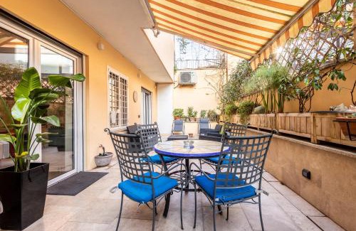 Aventine Apartamento | Ædrian's Loft. Boutique apartment with private terrace in the center of Rome
