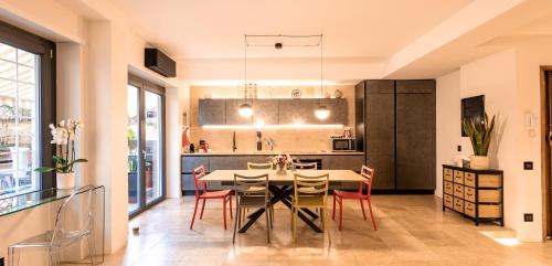 Aventine Apartamento | Ædrian's Loft. Boutique apartment with private terrace in the center of Rome
