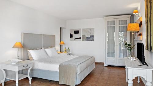 Skiathos Town Hotel | Aegean Suites, Santikos Collection