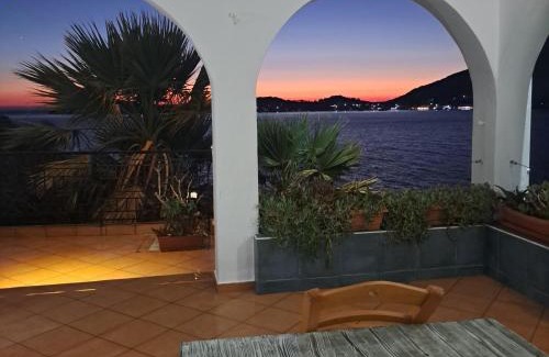 Mirties Apartamento | Aegean Villa-On beach apartment! Ideal choice!