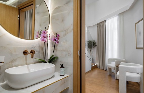 Monastiraki Hotel | Aeolian Spirit Suites