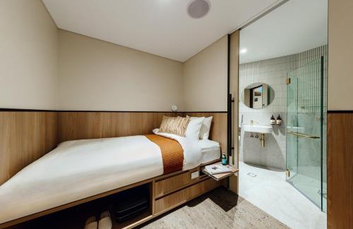 Mascot Hotel | Aerotel Sydney - Inside International Terminal Airport